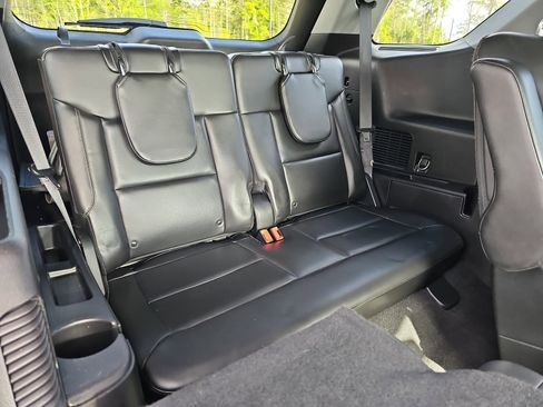 Used 2021 Ford Explorer XLT w/ Equipment Group 202A image 12