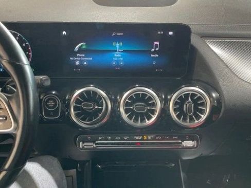 Used 2023 Mercedes-Benz GLA 250 4MATIC image 18