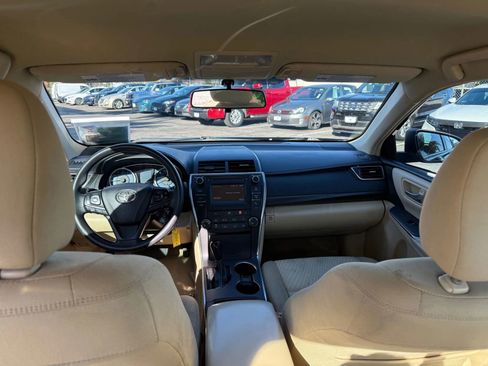 Used 2016 Toyota Camry LE image 16
