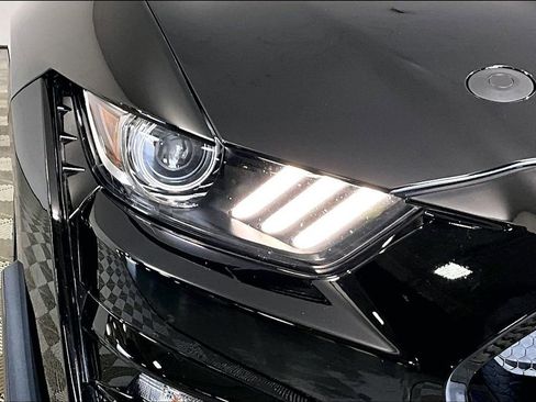 Used 2021 Ford Mustang Shelby GT500 w/ Technology Package image 28