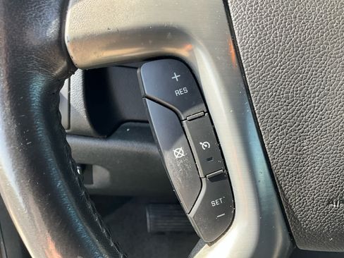 Used 2011 Chevrolet Tahoe LT w/ Luxury Package AWD/4WD image 21