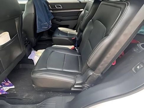 Used 2018 Ford Explorer Limited w/ Equipment Group 301A AWD/4WD image 10