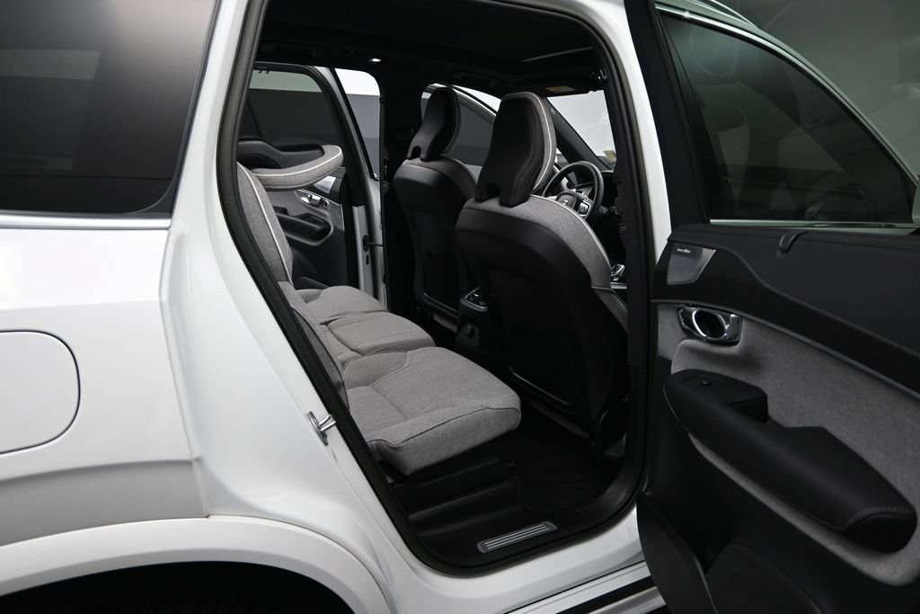 Used 2023 Volvo XC90 T8 Ultimate AWD/4WD image 16