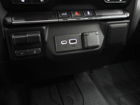 Used 2022 Chevrolet Silverado 2500 LT w/ Convenience Package image 37