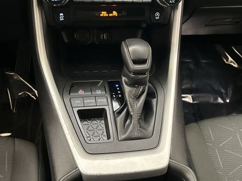 Used 2023 Toyota RAV4 XLE w/ Convenience Package FWD image 21