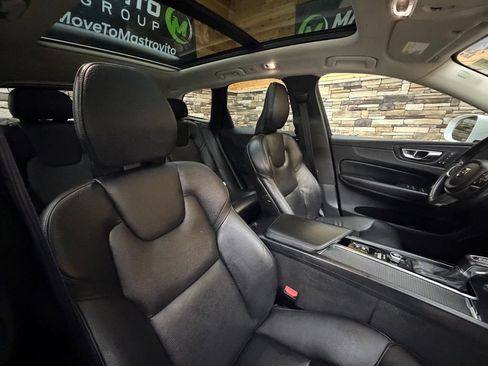 Used 2019 Volvo XC60 T6 Momentum AWD/4WD image 26