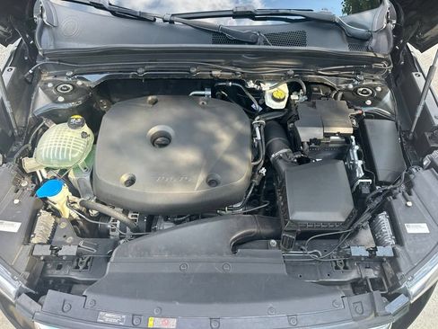 Used 2019 Volvo XC40 T5 Momentum AWD/4WD image 25
