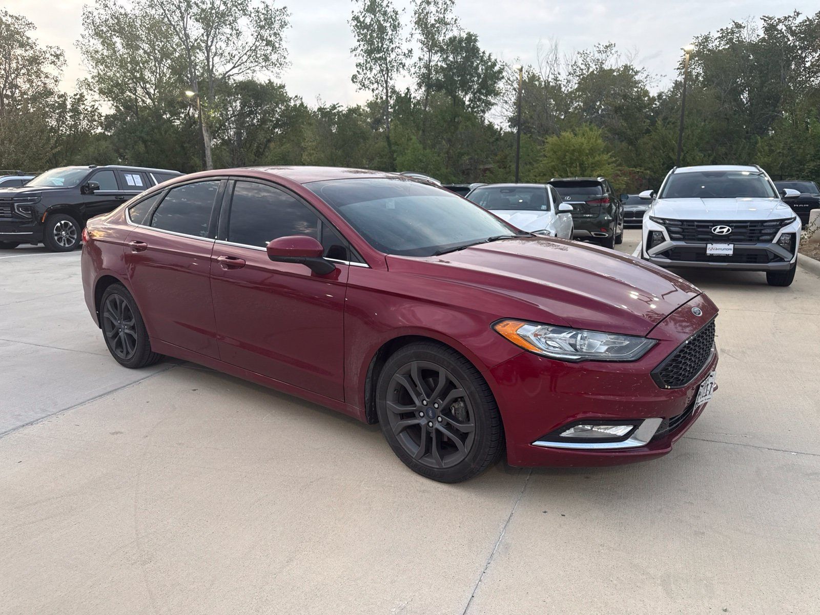 Used 2018 Ford Fusion SE w/ Equipment Group 201A FWD image 1