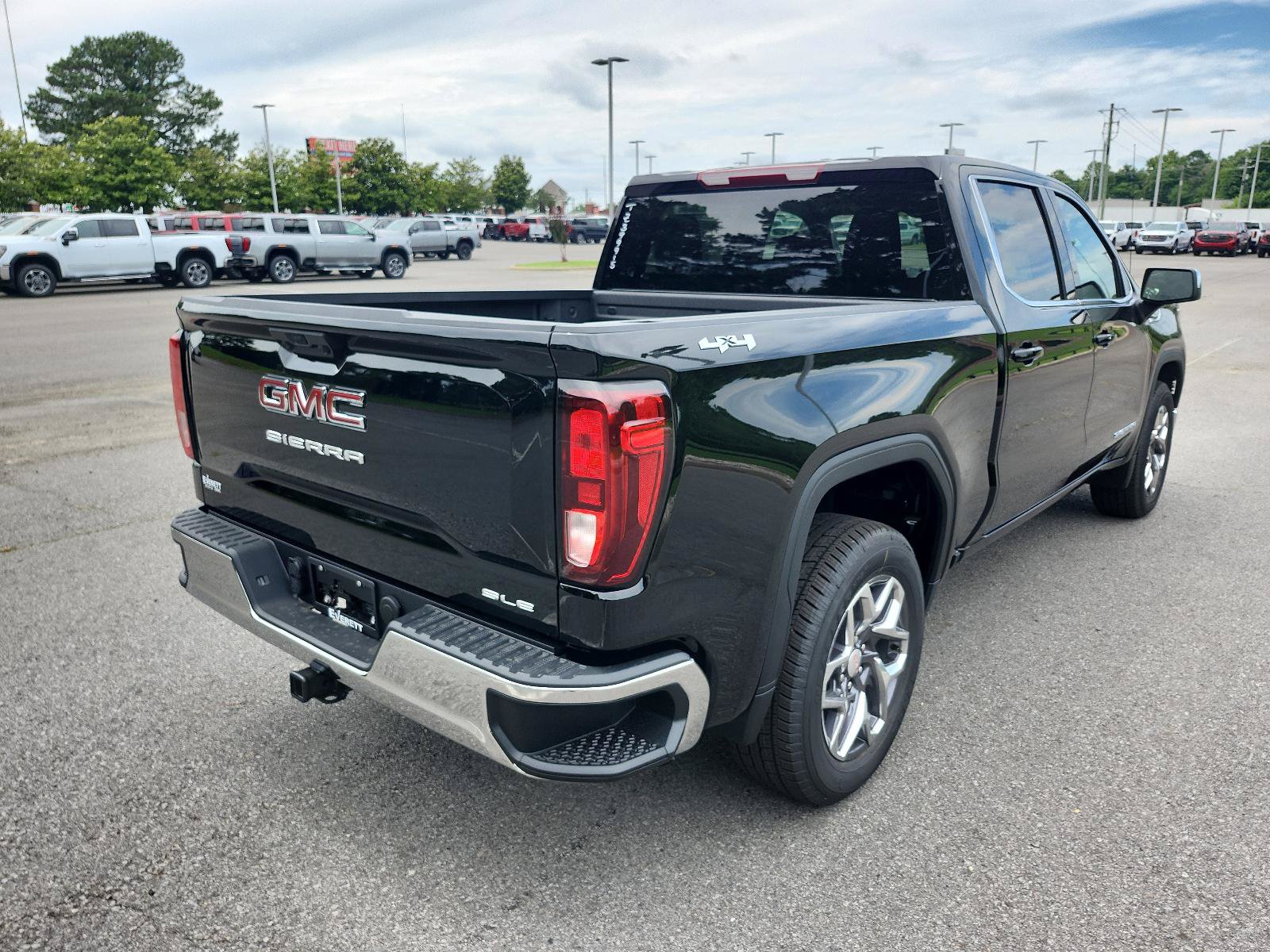 New 2026 GMC Sierra 1500 SLE AWD/4WD image 3