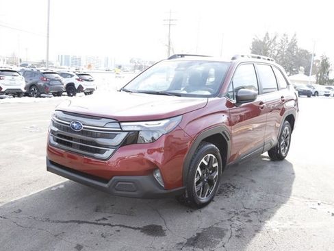 Used 2025 Subaru Forester Premium w/ Convenience Package #1 image 9