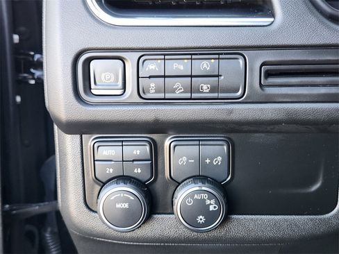 Used 2023 Chevrolet Tahoe Z71 w/ Luxury Package image 22