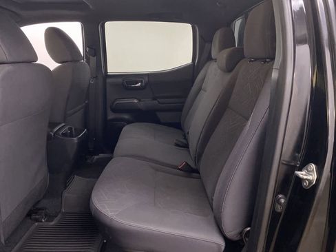 Used 2016 Toyota Tacoma TRD Sport image 16