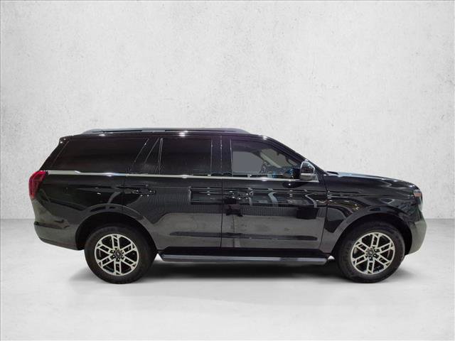 Used 2026 Ford Expedition Active RWD image 4