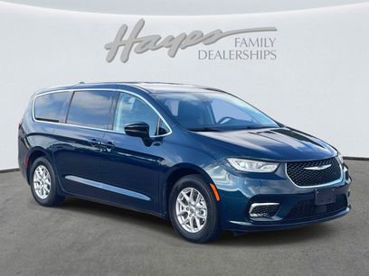 Used 2024 Chrysler Pacifica Touring-L