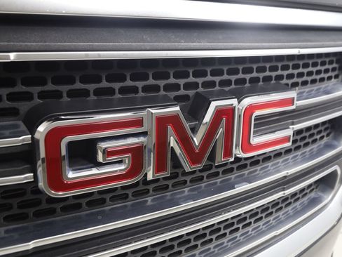 Used 2017 GMC Acadia Limited SLT AWD/4WD image 16