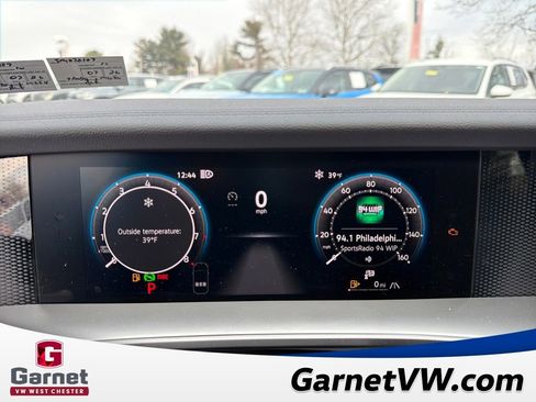 Used 2025 Volkswagen Tiguan SE R-Line image 16