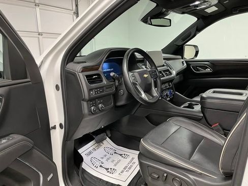 Used 2023 Chevrolet Suburban Premier AWD/4WD image 20
