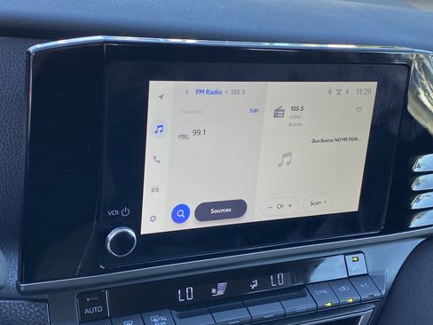 Used 2025 Toyota Camry SE image 18