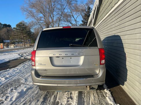 Used 2018 Dodge Grand Caravan SXT w/ Rear Park Assist Package image 12