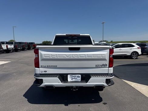 Used 2021 Chevrolet Silverado 1500 High Country w/ Technology Package AWD/4WD image 4