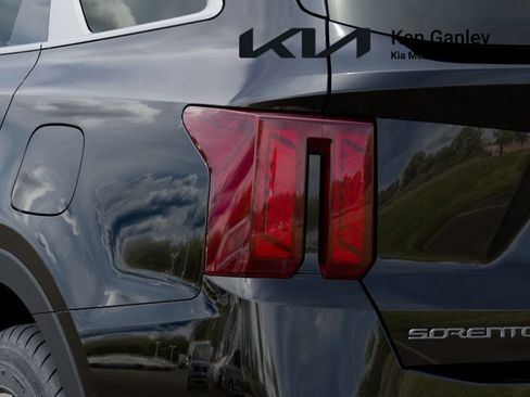New 2026 Kia Sorento S FWD image 11