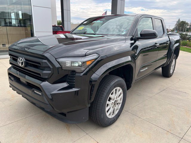 Used 2024 Toyota Tacoma SR5 RWD image 3