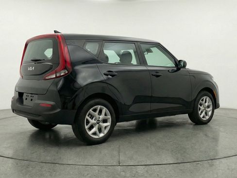 Used 2025 Kia Soul LX w/ LX Technology Package image 9