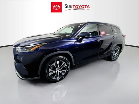 Used 2021 Toyota Highlander XLE FWD image 9