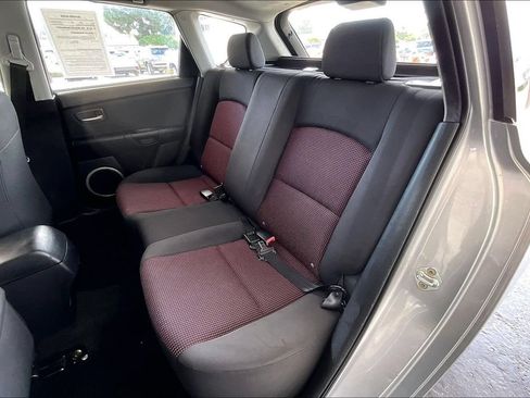 Used 2005 MAZDA MAZDA3 s FWD image 22
