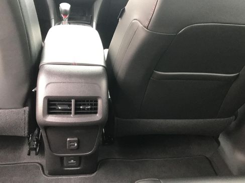 Used 2024 Chevrolet Equinox RS w/ RS Leather Package AWD/4WD image 15