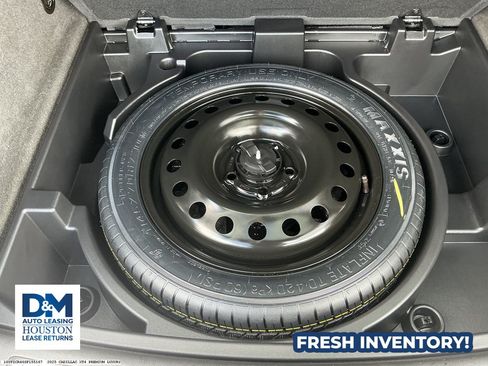 Used 2025 Cadillac XT4 Premium Luxury FWD image 13