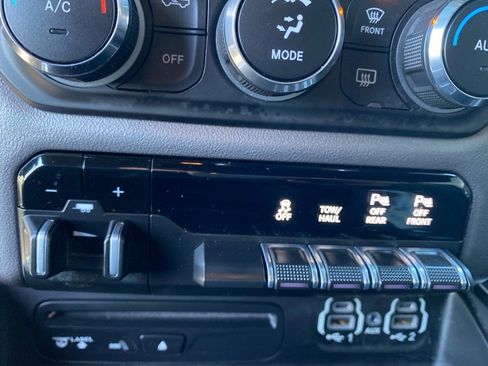 Used 2019 RAM 1500 Big Horn image 14