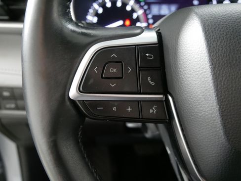 Used 2021 Toyota Highlander XLE image 27