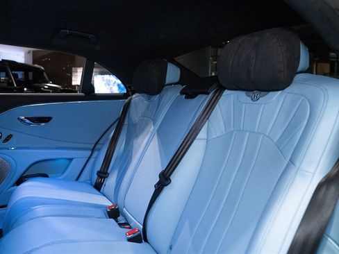 Used 2024 Bentley Flying Spur V8 AWD/4WD image 44