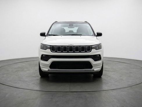 Used 2025 Jeep Compass Limited AWD/4WD image 2