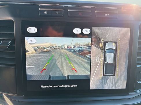 Used 2023 Ford F350 Lariat image 25