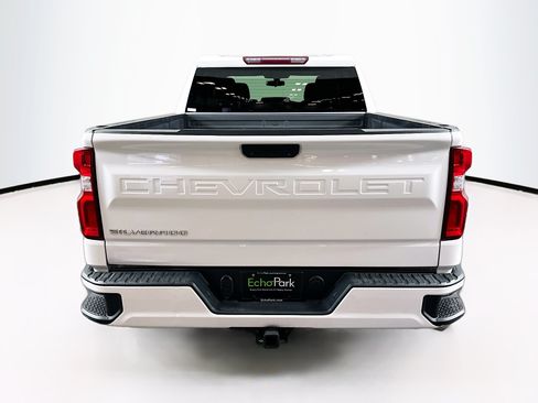 Used 2019 Chevrolet Silverado 1500 Custom w/ Custom Value Package AWD/4WD image 7