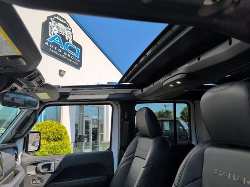 Used 2024 Jeep Wrangler Unlimited Sahara w/ Safety Group AWD/4WD image 3