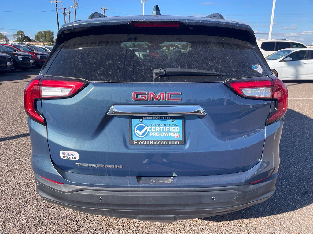Used 2024 GMC Terrain SLE w/ Driver Convenience Package FWD image 4