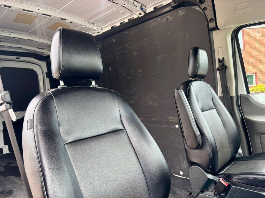 Used 2022 Ford Transit 250 Medium Roof w/ Load Area Protection Package RWD image 15