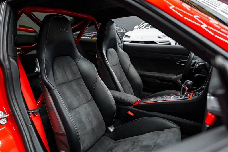 Used 2018 Porsche 911 GT3 w/ Sport Chrono Package RWD image 36