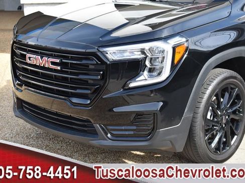 Used 2024 GMC Terrain SLE w/ Driver Convenience Package image 41