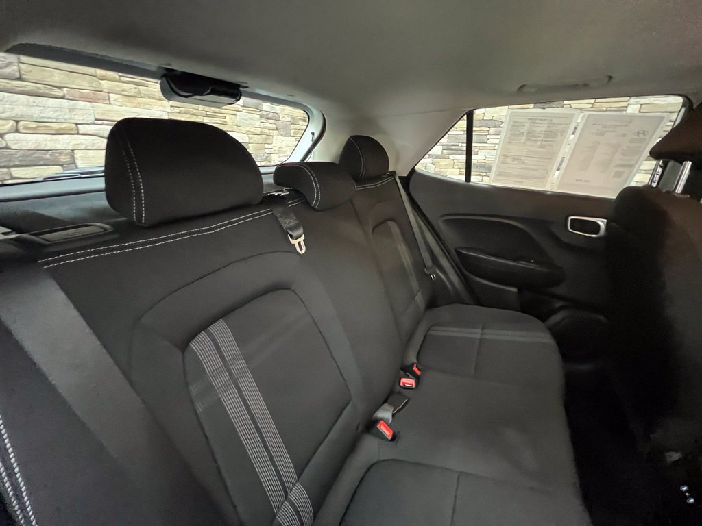 Used 2024 Hyundai Venue SEL FWD image 39
