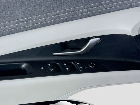 Used 2021 Hyundai Elantra Limited image 24