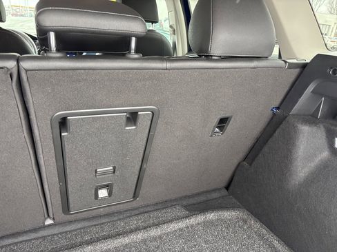 Used 2024 Volkswagen Taos SE image 7