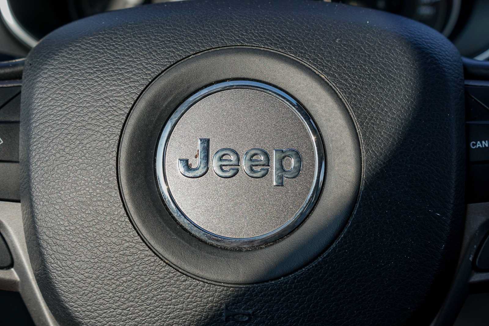 Used 2020 Jeep Cherokee Limited FWD image 14
