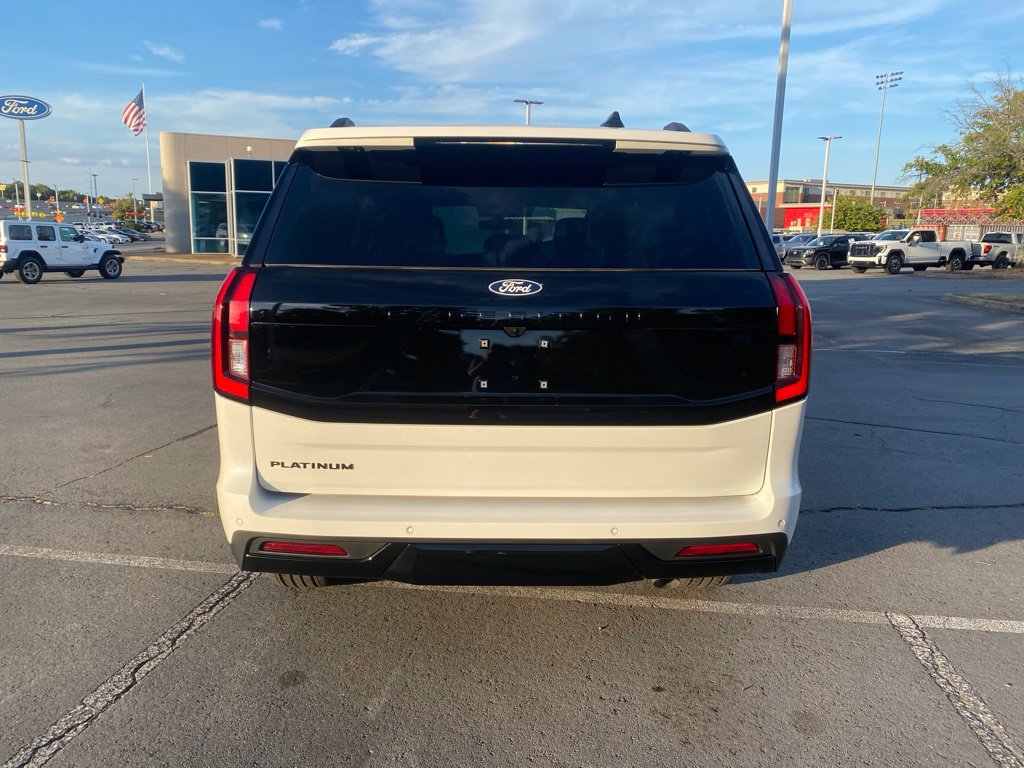 New 2027 Ford Expedition Platinum w/ Stealth Appearance Package AWD/4WD image 6