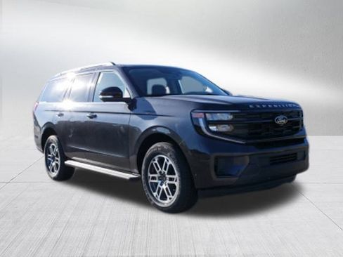 New 2025 Ford Expedition Active image 9