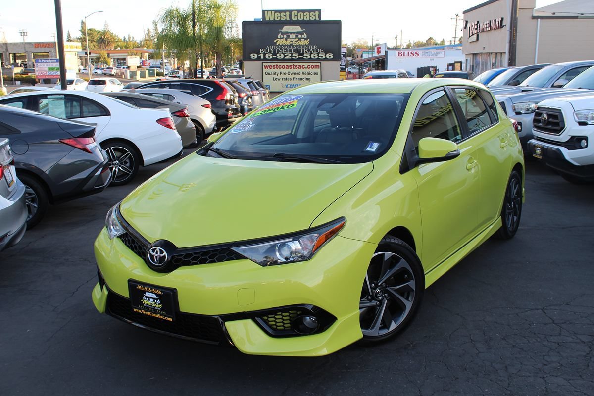 Used 2017 Toyota Corolla iM w/ All-Weather Mat Package FWD image 2