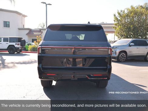 Used 2025 Lincoln Navigator Black Label image 4
